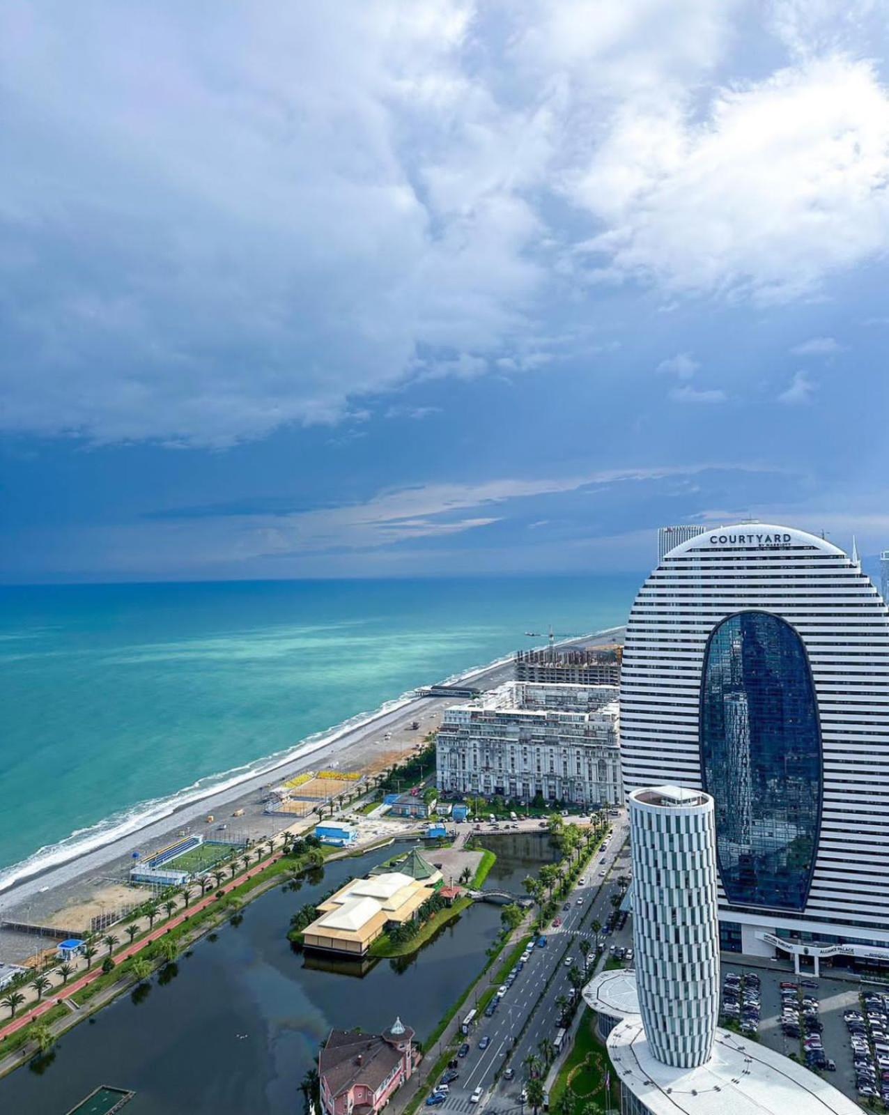 Queen Apartments In Batumi Exterior photo