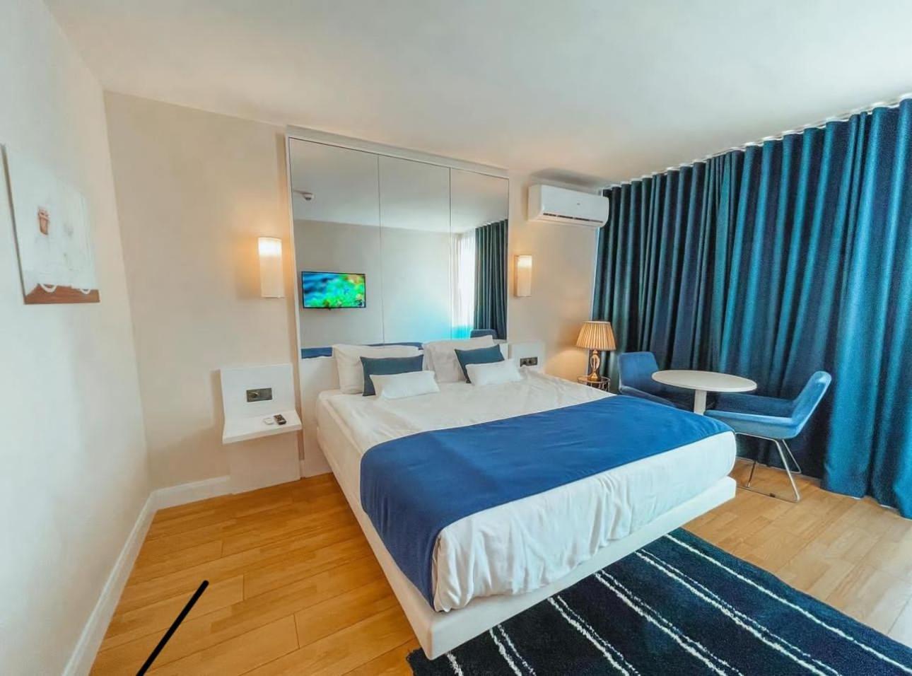 Queen Apartments In Batumi Exterior photo