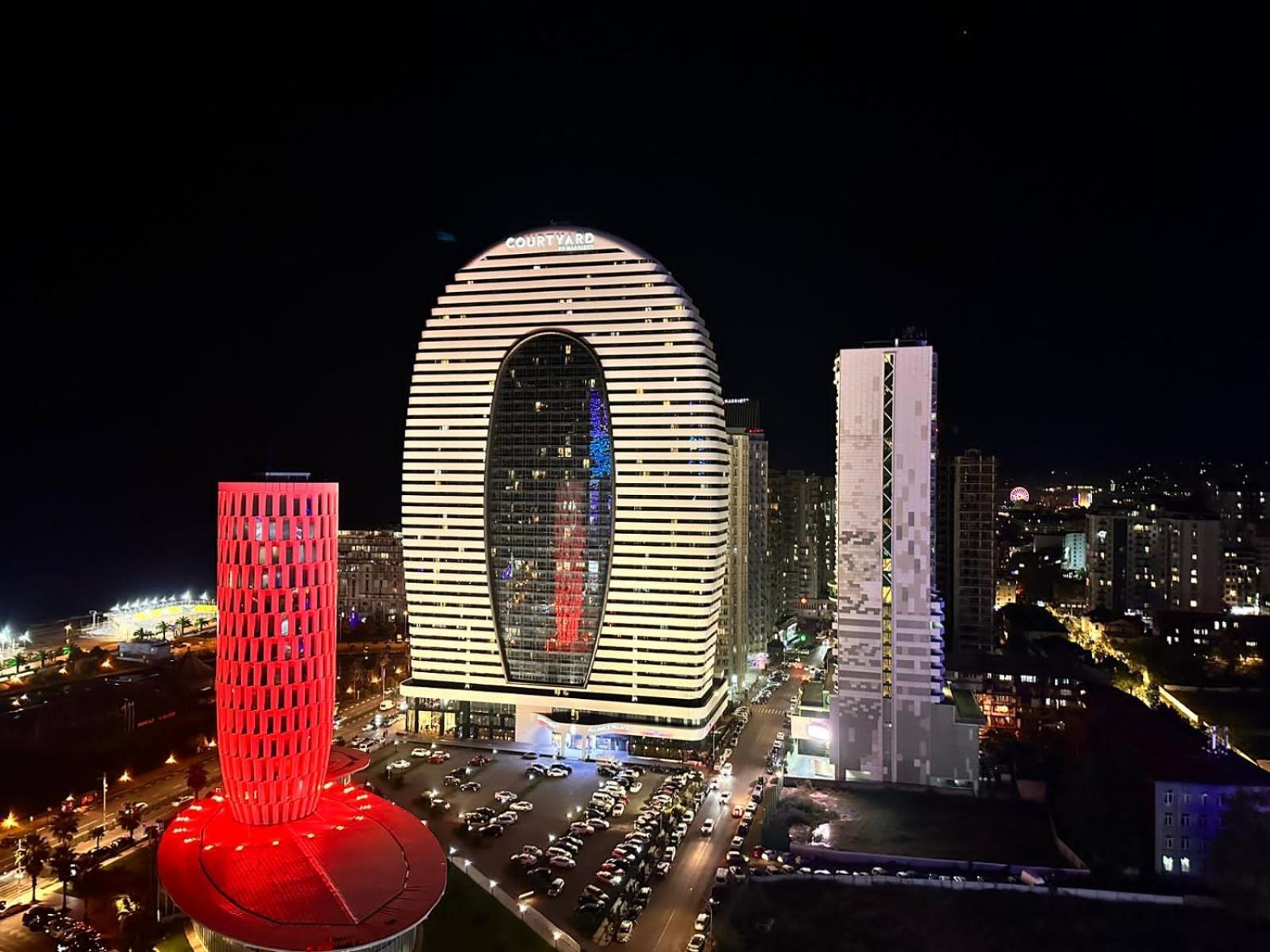 Queen Apartments In Batumi Exterior photo
