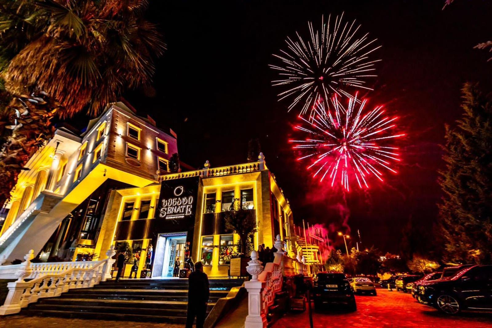 Queen Apartments In Batumi Exterior photo
